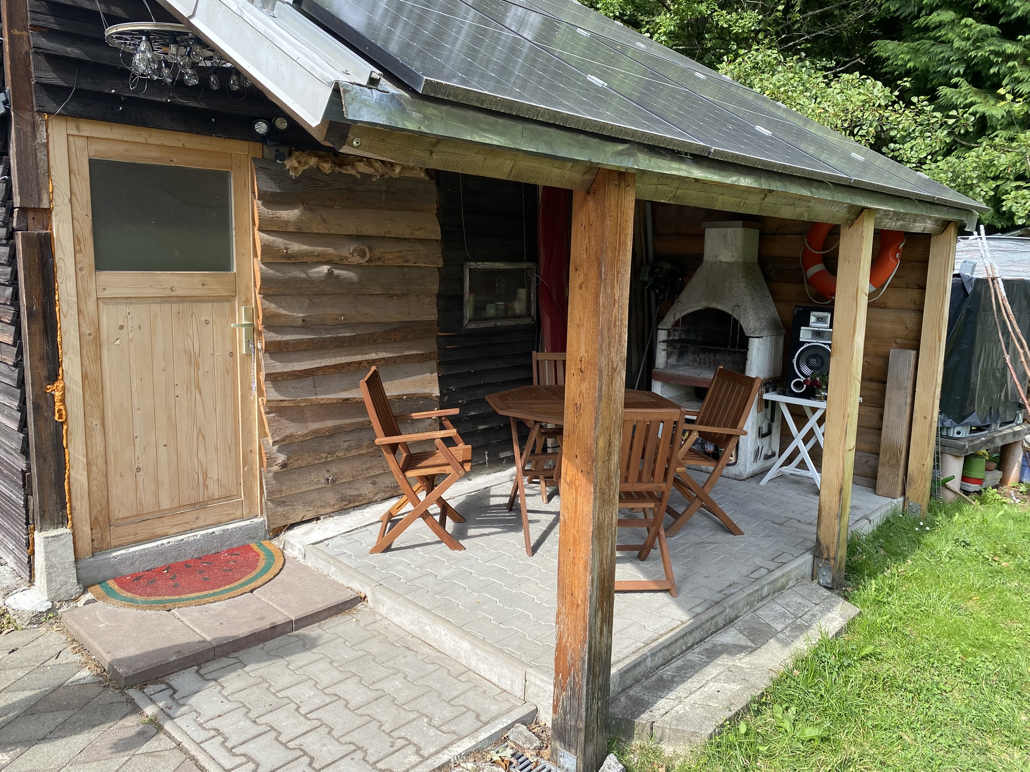 Überdachte Terrasse am Grillplatz